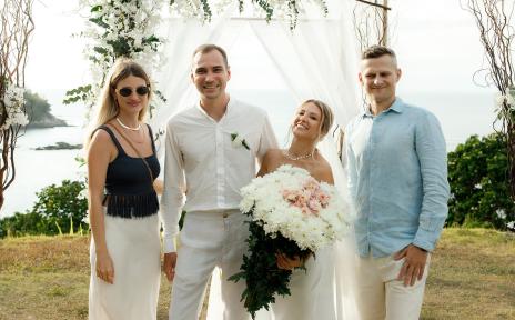 молодожены и гости 26