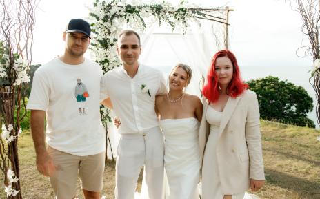 молодожены и гости 34