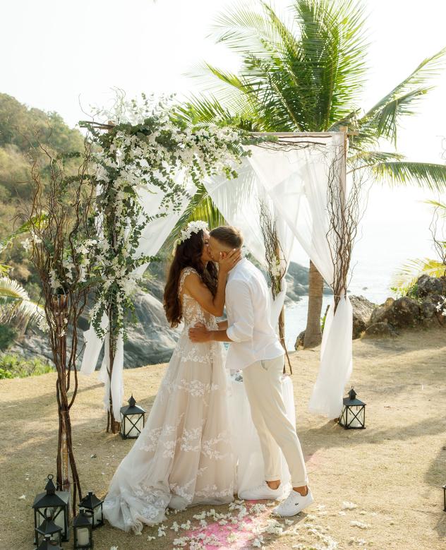 молодожены 28