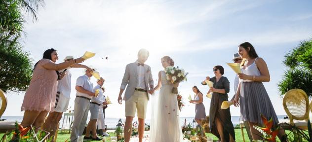 молодожены и гости 5