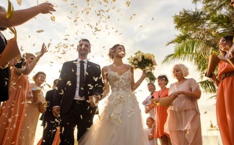 молодожены и гости 4