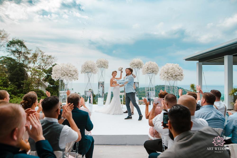 молодожены и декор