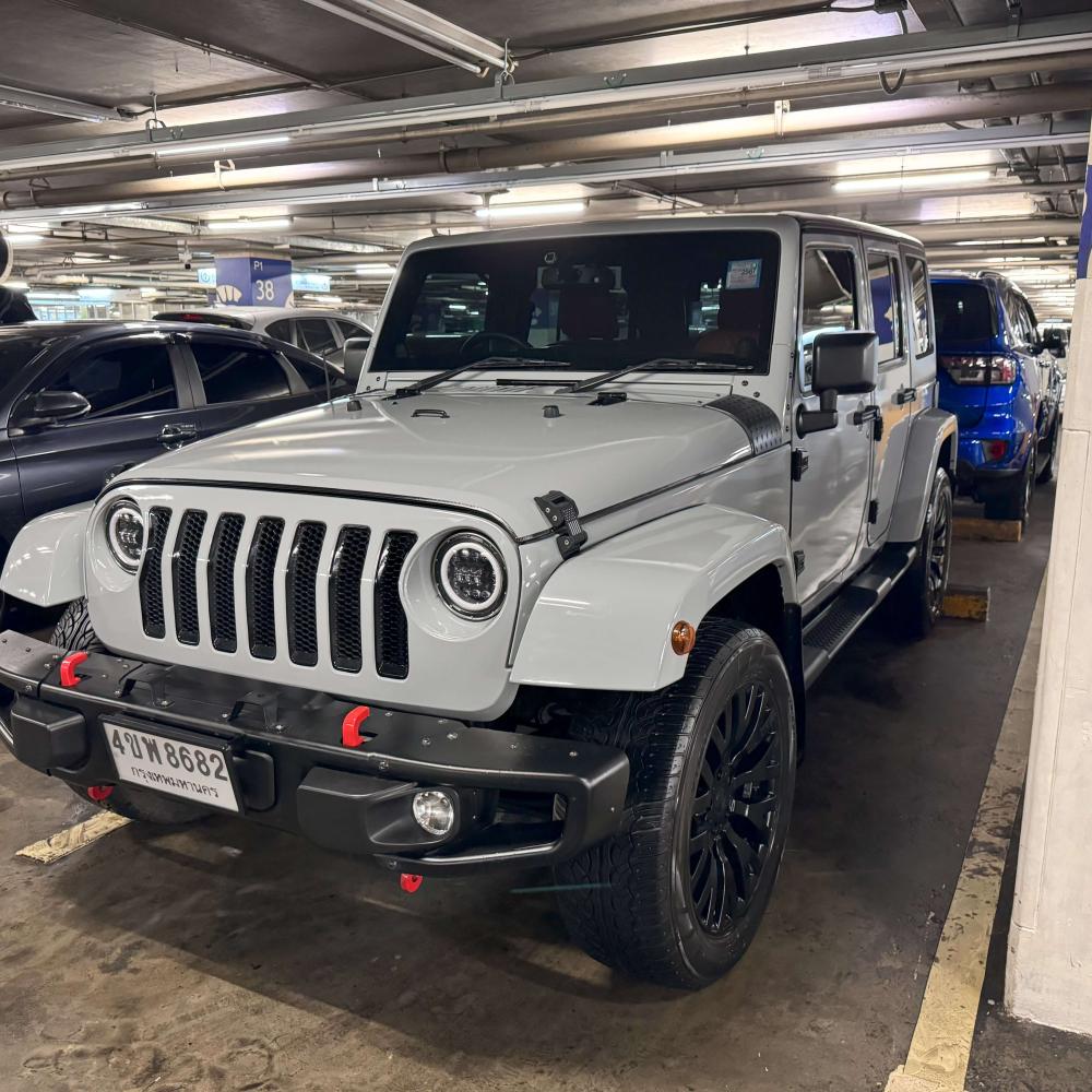 Jeep Wrangler Gray